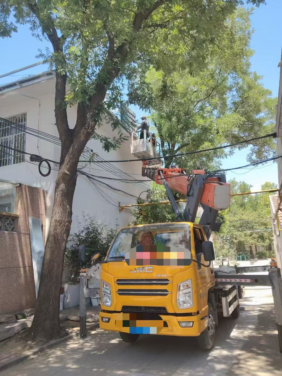 澄江市高空作业车能吊装重物吗？最大承载多少公斤？